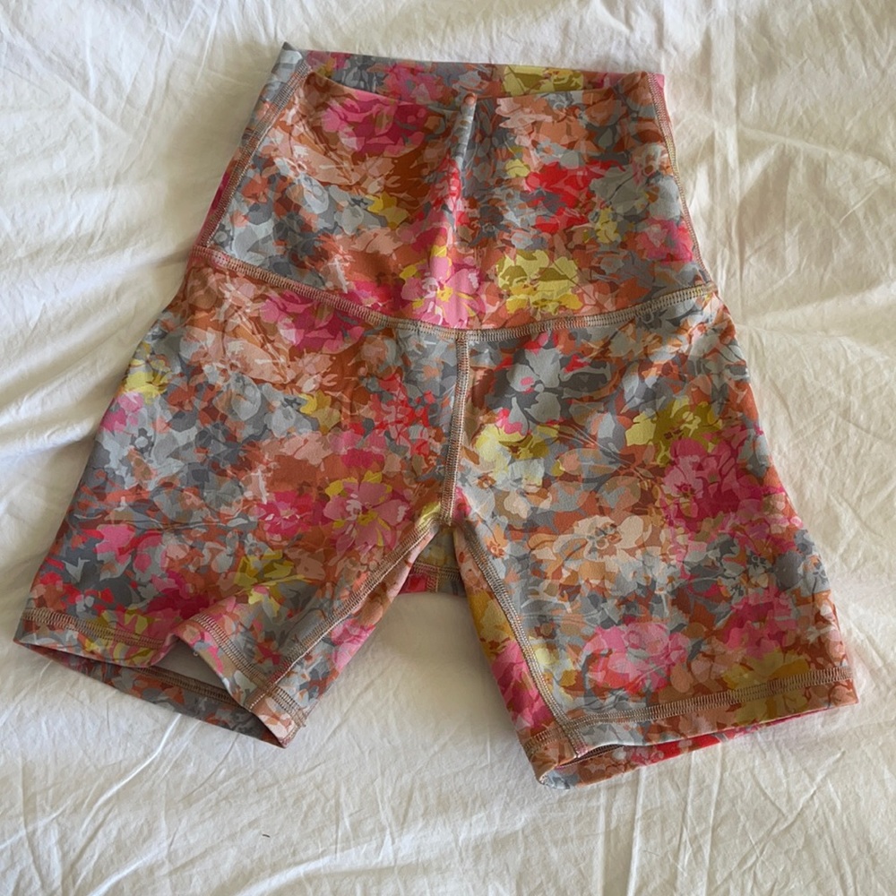 Lululemon Align shorts - like new - worn twice